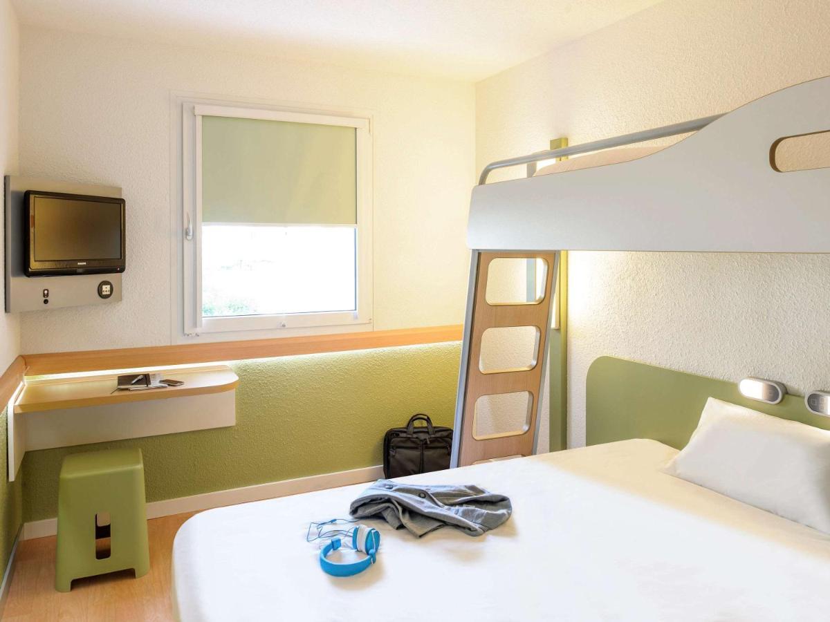 Ibis Budget Courbevoie Paris La Defense Exterior photo