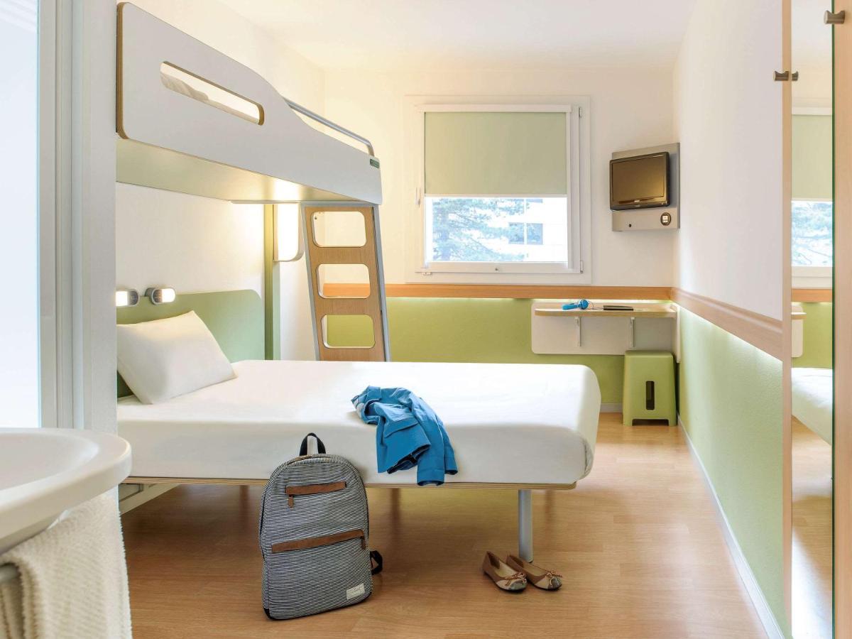 Ibis Budget Courbevoie Paris La Defense Exterior photo