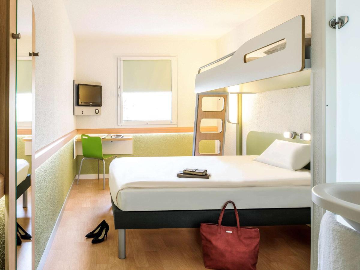 Ibis Budget Courbevoie Paris La Defense Exterior photo