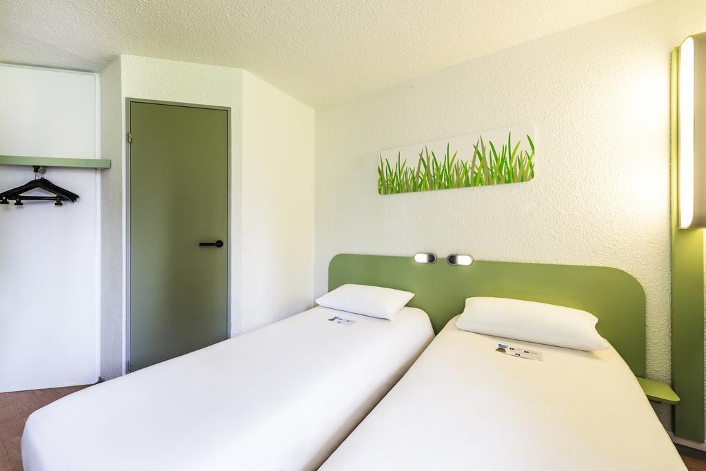 Ibis Budget Courbevoie Paris La Defense Exterior photo