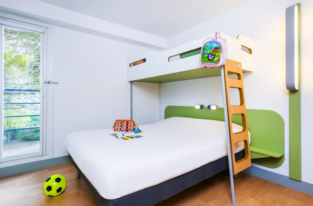 Ibis Budget Courbevoie Paris La Defense Exterior photo