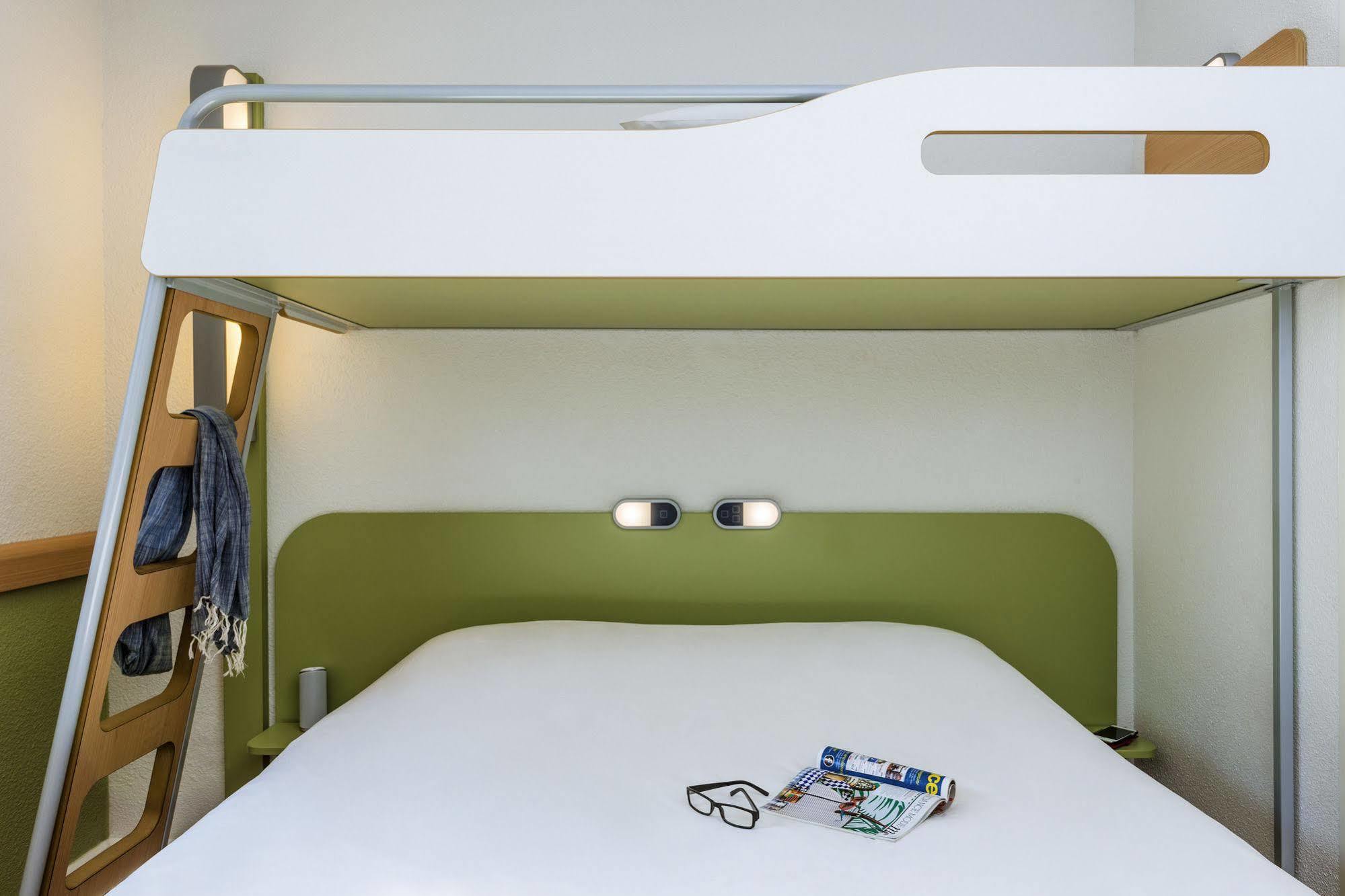 Ibis Budget Courbevoie Paris La Defense Exterior photo