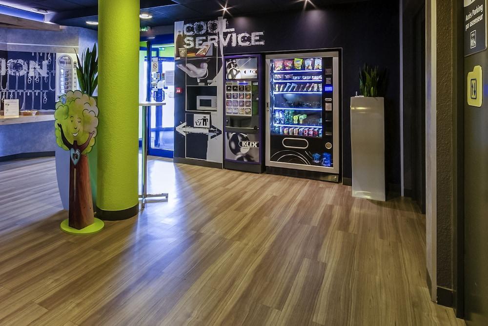 Ibis Budget Courbevoie Paris La Defense Exterior photo