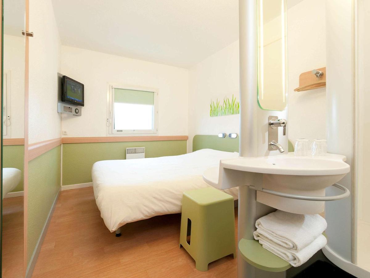 Ibis Budget Courbevoie Paris La Defense Exterior photo
